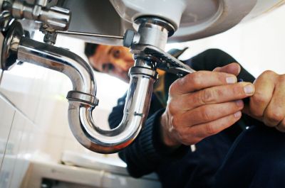 10 Signs You Need A Plumber Right Away